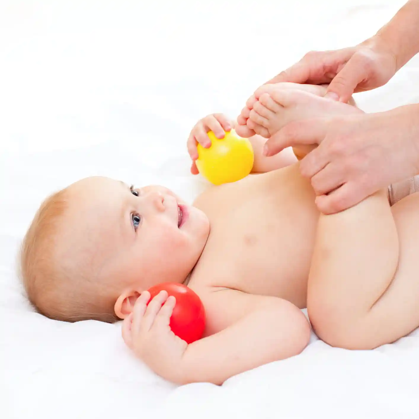 نحوه ماساژ چشم نوزاد برای باز شدن مجرای اشکی