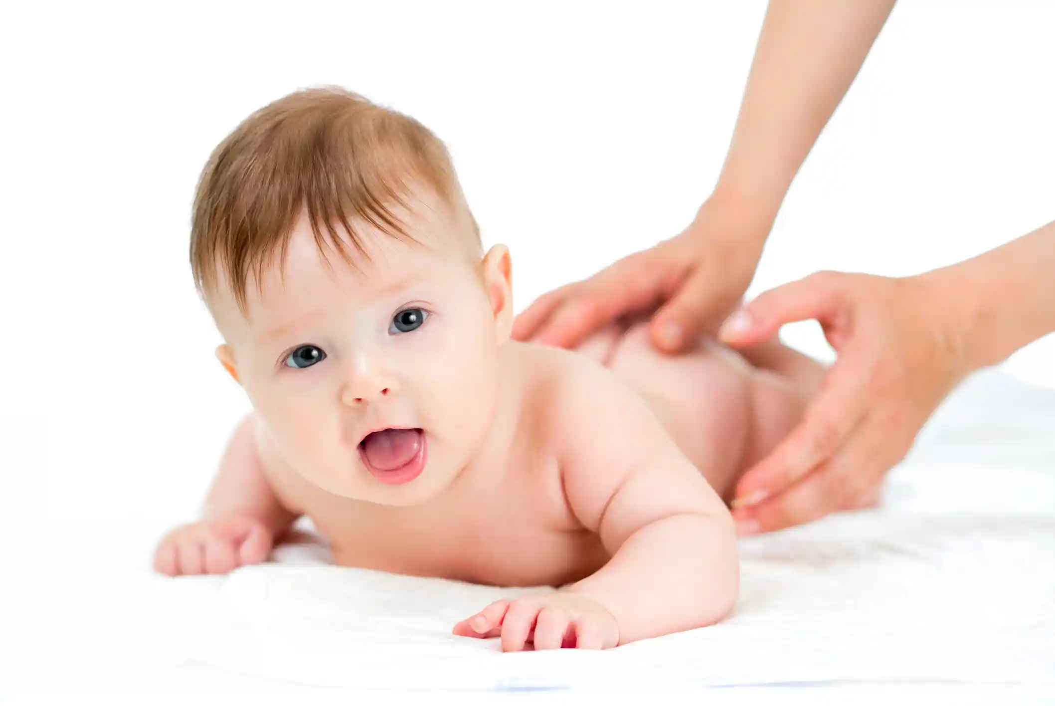 نحوه ماساژ چشم نوزاد برای باز شدن مجرای اشکی
