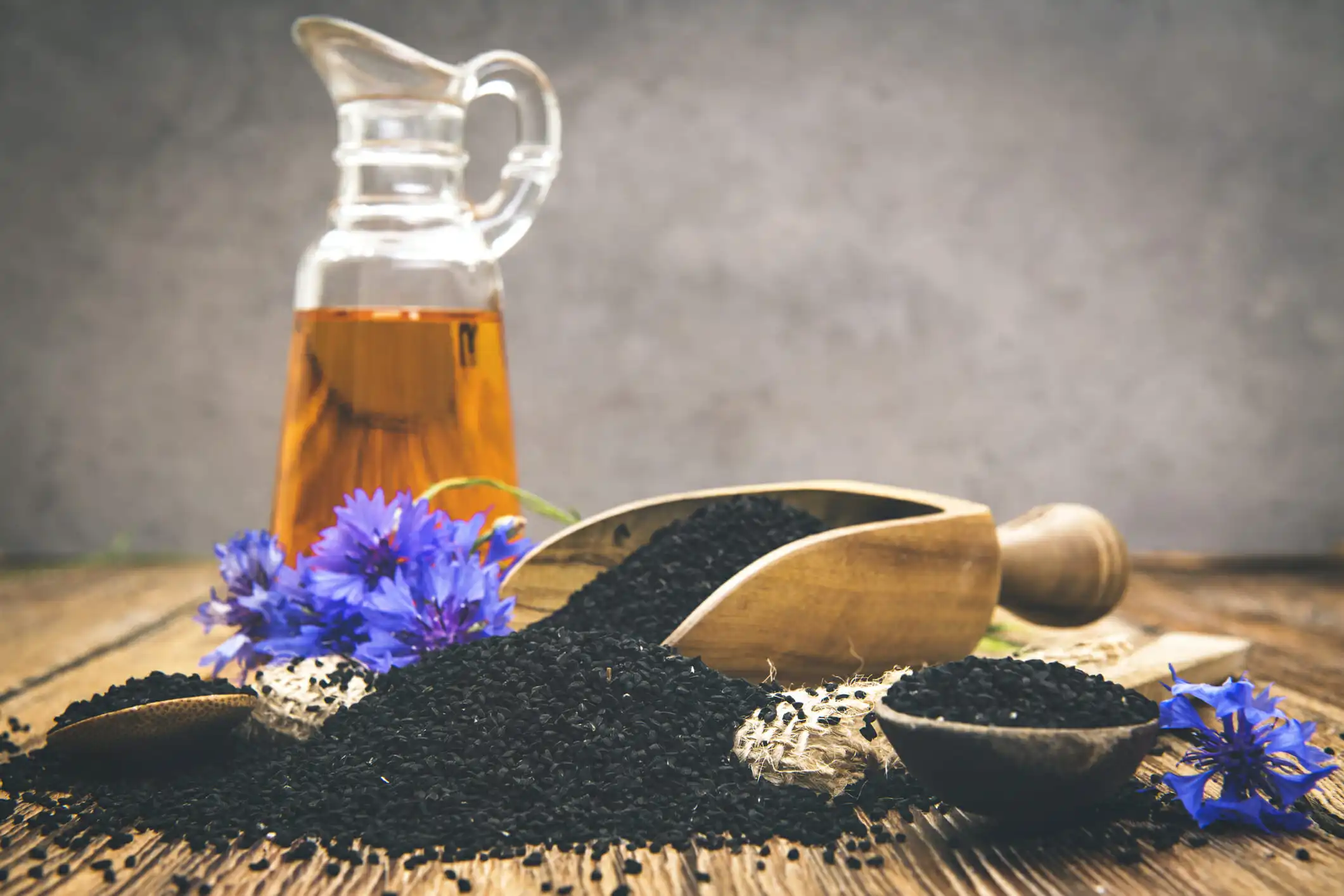 روغن سیاه دانه برای ماساژ