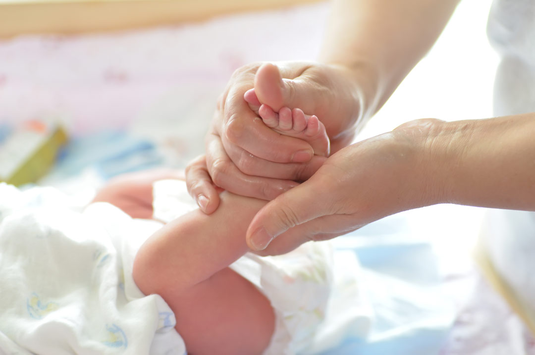 ماساژ کودک و فوائد آن 