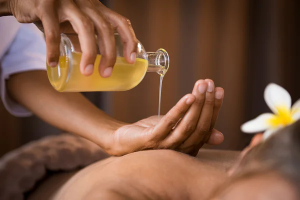 بهترین روغن برای ماساژ بدن